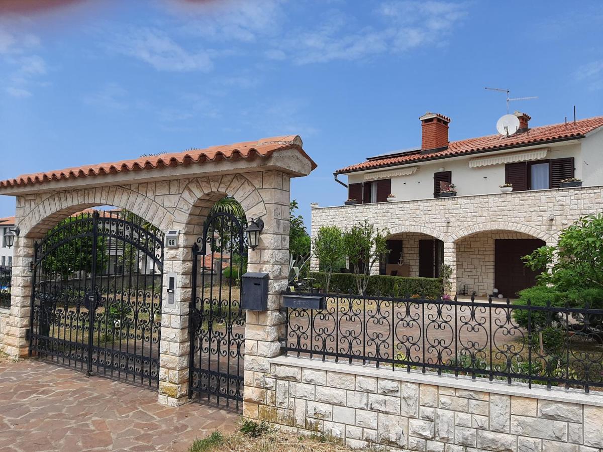 Apartments Mihael And Melani Poreč Buitenkant foto